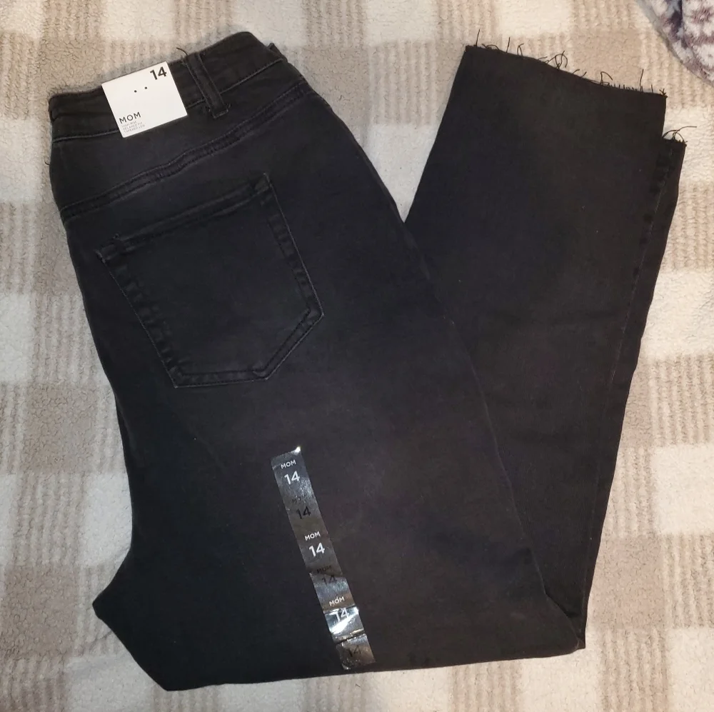 5 for $25 | NWT Forever 21 + Plus High Waisted Tapered Leg Denim Mom Jeans - Picture 1 of 12